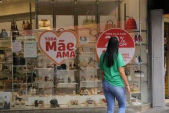 Levantamento feito pela CDL Cuiabá indica que 75% dos cuiabanos comprarão presentes