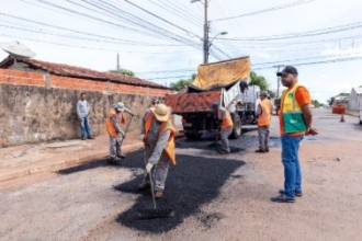 Operação tapa-buraco avança e atende mais de 500 pontos nos CPAs I e II