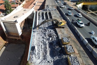 Obras do Complexo Viário do Leblon avançam com escavação de trincheira
