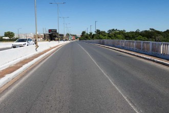 Ponte Júlio Müller recebe revitalização após mais de uma década sem manutenção