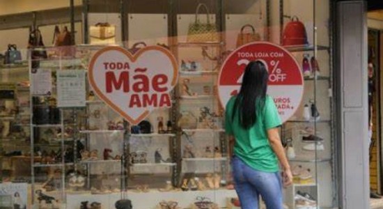 Levantamento feito pela CDL Cuiabá indica que 75% dos cuiabanos comprarão presentes