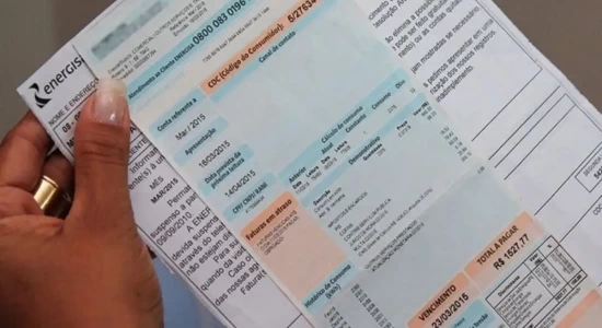 Bandeira vermelha conta de luz fica mais cara em junho