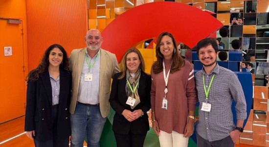 Prefeita Flávia Moretti visita Google e conhece tecnologias para modernizar poder público