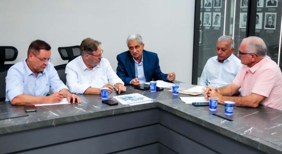 Deputado Botelho intermedia ações para o avanço no programa estadual “Fila Zero na Cirurgia”