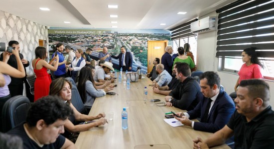 Prefeito e secretários dialogam com vereadores e setor de eventos sobre poluição sonora