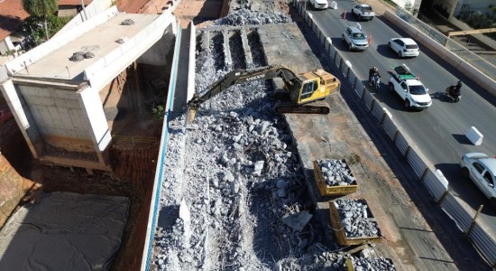 Obras do Complexo Viário do Leblon avançam com escavação de trincheira