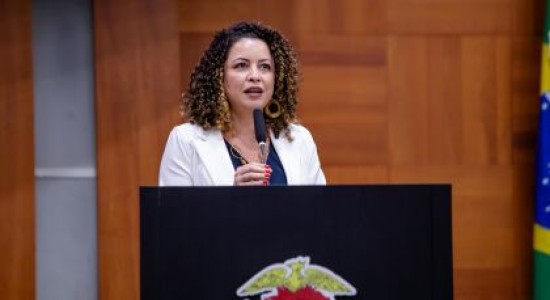 ALMT empossa Professora Graciele e Baiano Filho como novos deputados estaduais