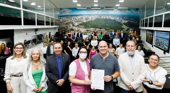 Prefeito Abilio Brunini sanciona lei e debate fissuras palatinas em audiência pública na Câmara