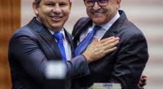 Mauro Mendes viaja para Portugal e Pivetta assume o governo na próxima segunda