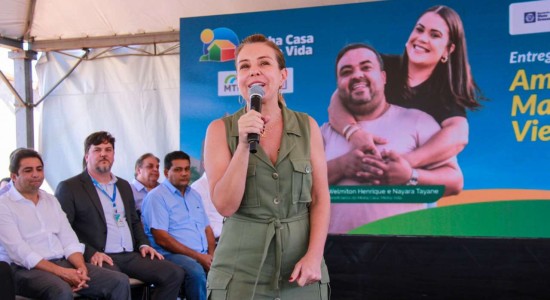 Beneficiários celebram sonho da casa própria em Várzea Grande
