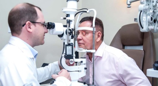 Programa “Fila Zero Cirurgias Oftalmológicas” realiza mais de 8,5 mil atendimentos oftalmológicos com apoio de Eduardo Botelho