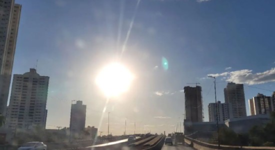 Fim de semana em Cuiabá terá calor de 33 °C e umidade crítica abaixo dos 30%