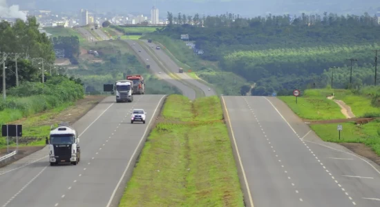 Governo de MT assina ordem de serviço de R$ 449,1 milhões para duplicação de novo trecho da BR-163