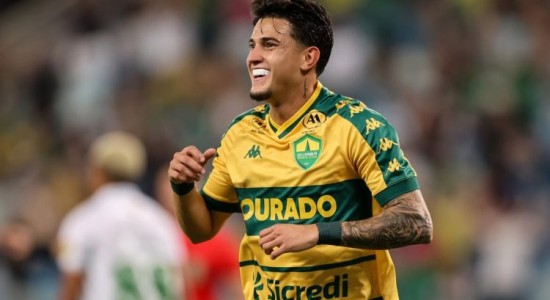 Cuiabá vence América-MG e encosta no G-4 da Série B