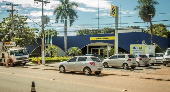 Governo de MT paga salário e primeira parcela do 13º de servidores efetivos nesta quarta-feira (30)