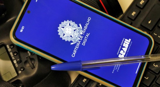 Desemprego cai a 5,8% no segundo trimestre, menor nível da série histórica