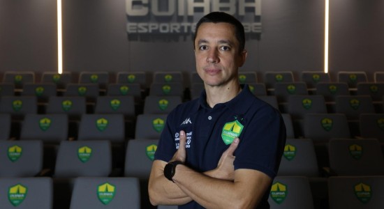Cuiabá anuncia ex-auxiliar de Diniz para lugar de Guto Ferreira