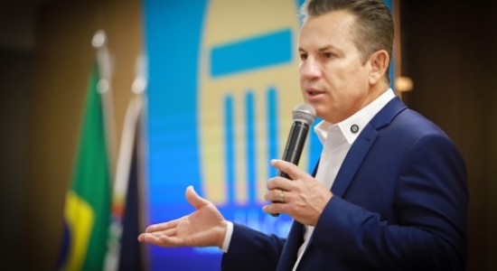 Governador destaca papel do Poder Público no desenvolvimento socioeconômico das cidades, em MBA do TCE-MT