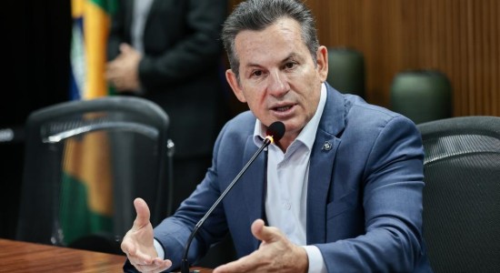 Governador anuncia pagamento do auxílio-fardamento aos policiais e bombeiros