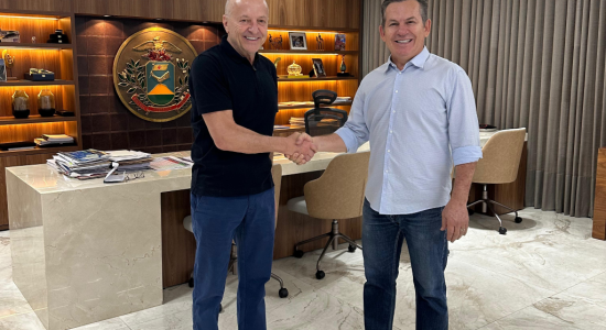 Vice-governador Otaviano Pivetta assume comando do Estado