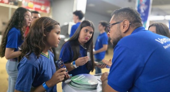 Seciteci apresenta oportunidades da educação profissional tecnológica durante ExpoEstudantil