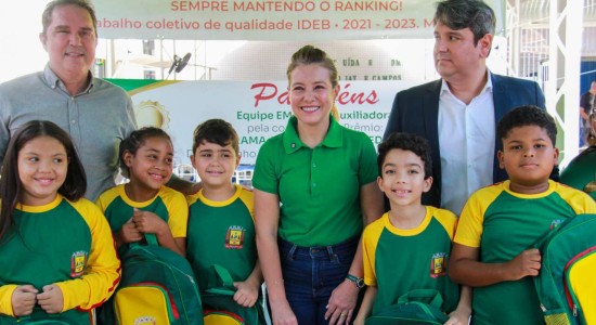 Várzea Grande entregam novos uniformes para alunos da rede municipal