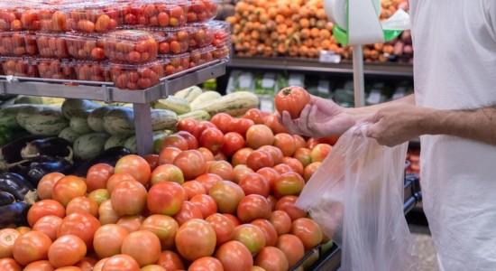 Dez de 13 produtos da cesta básica tiveram queda em agosto em Cuiabá