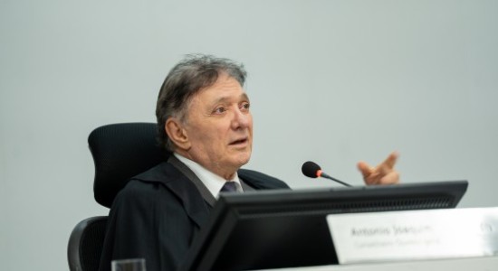 TCE-MT esclarece competência de prefeituras em custeio de curso de condutor escolar