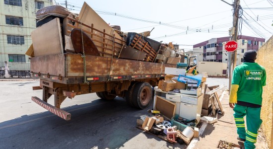 Operação Cata-Treco vai atender 12 bairros de Cuiabá nesta semana