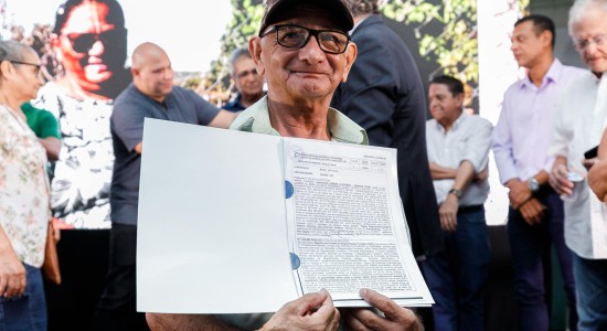 Prefeitura de Cuiabá entrega mais de 100 títulos de propriedade neste sábado