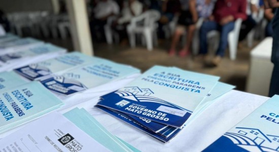 Governo de MT entrega 145 títulos definitivos às famílias do Assentamento Primeiro de Maio