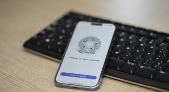 Em nove meses, Brasil gera 1,7 milhão de empregos com carteira assinada