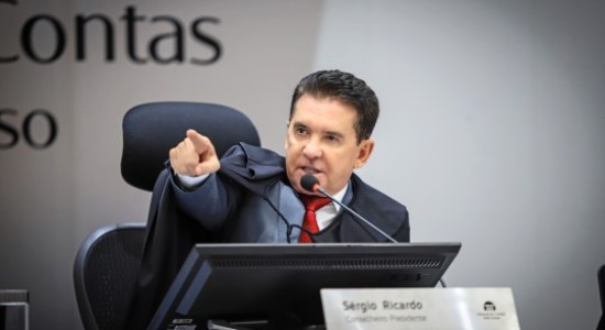 Sérgio Ricardo pede intervenção no DAE para garantir água em todas as casas de Várzea Grande