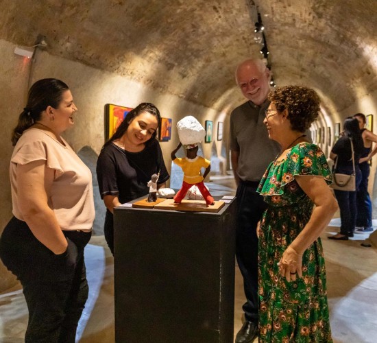 Exposição no Morro da Caixa D'Água celebra ícones da cultura cuiabana