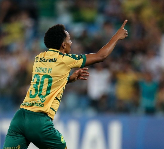 Cuiabá vence o Paysandu e se mantem no G4 da Série B