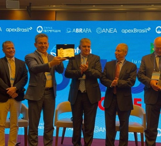 Em Seul, governador recebe homenagem da Abrapa pelo trabalho na abertura de mercados para o algodão de MT