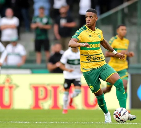 Cuiabá perde para o Coritiba em confronto direto na Série B