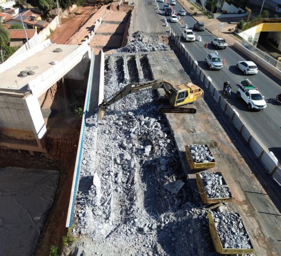 Obras do Complexo Viário do Leblon avançam com escavação de trincheira