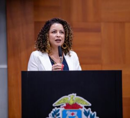 ALMT empossa Professora Graciele e Baiano Filho como novos deputados estaduais