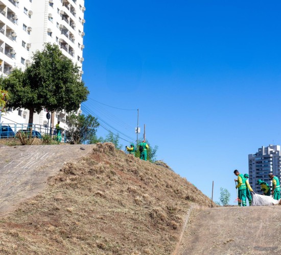 Limpurb realiza operação de limpeza no Residencial Despraiado e outros 17 pontos da capital
