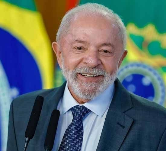 Lula sanciona lei que prevê CNH social para população de baixa renda