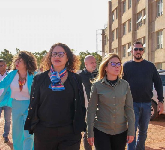 Prefeita Flávia Moretti recebe ministra e destaca avanço das obras em Várzea Grande