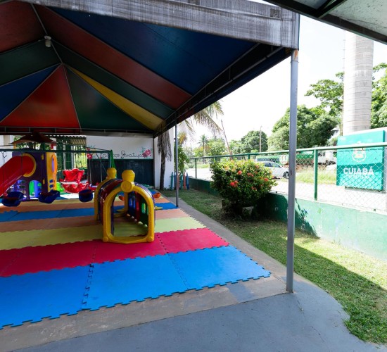 Alunos da rede municipal de Cuiabá entram em período de férias nesta segunda