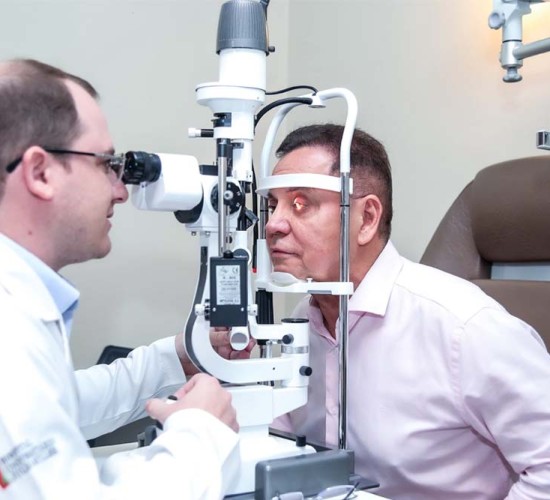 Programa “Fila Zero Cirurgias Oftalmológicas” realiza mais de 8,5 mil atendimentos oftalmológicos com apoio de Eduardo Botelho