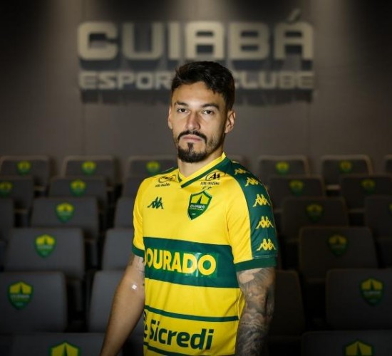 Cuiabá oficializa contratação de meio-campista que atuava na Arábia