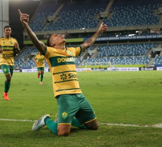 Cuiabá vence o Amazonas e volta ao G4 da Série B