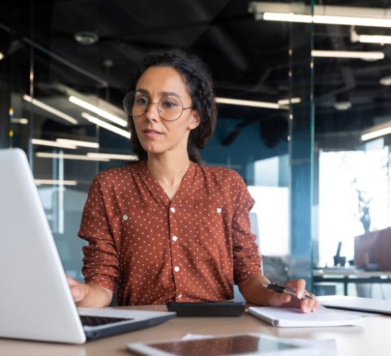 Setor de serviços cresce em maio pela quarta vez consecutiva, aponta IBGE
