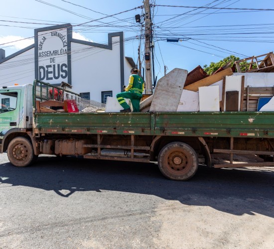 Operação Cata-treco atende Lixeira, Jardim Brasil, Praerinho e outros 15 bairros