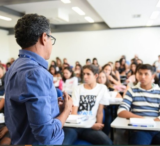 Governo Federal aumenta em 30% teto do Fies para curso de medicina
