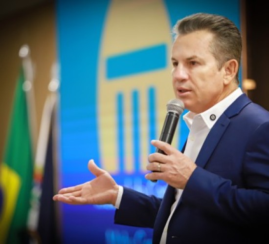 Governador destaca papel do Poder Público no desenvolvimento socioeconômico das cidades, em MBA do TCE-MT
